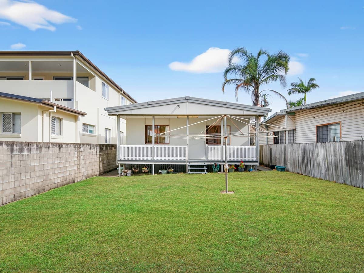 43 Venice Street, MERMAID BEACH - Thumbnail 7