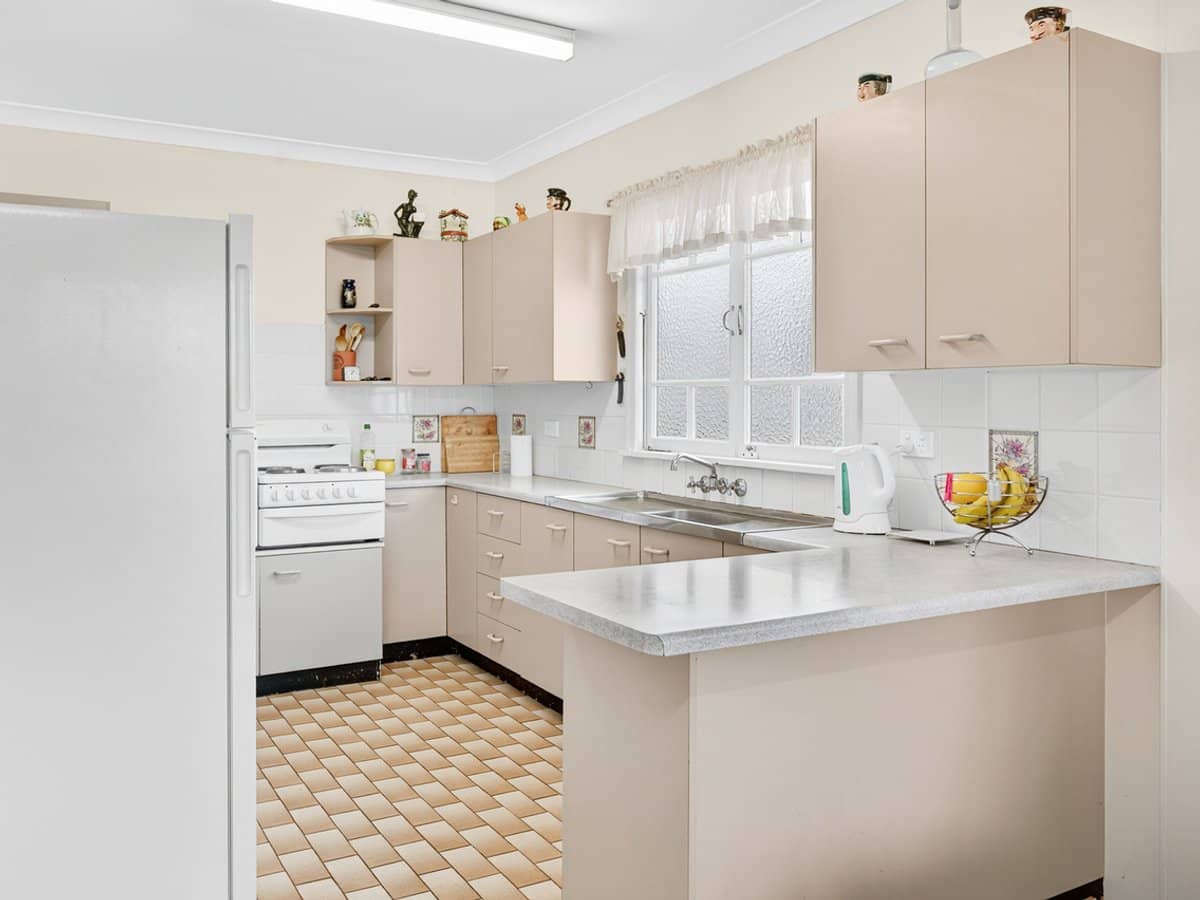 43 Venice Street, MERMAID BEACH - Thumbnail 14