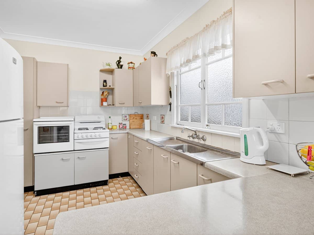 43 Venice Street, MERMAID BEACH - Thumbnail 15