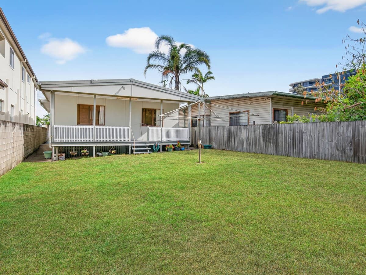 43 Venice Street, MERMAID BEACH - Thumbnail 26