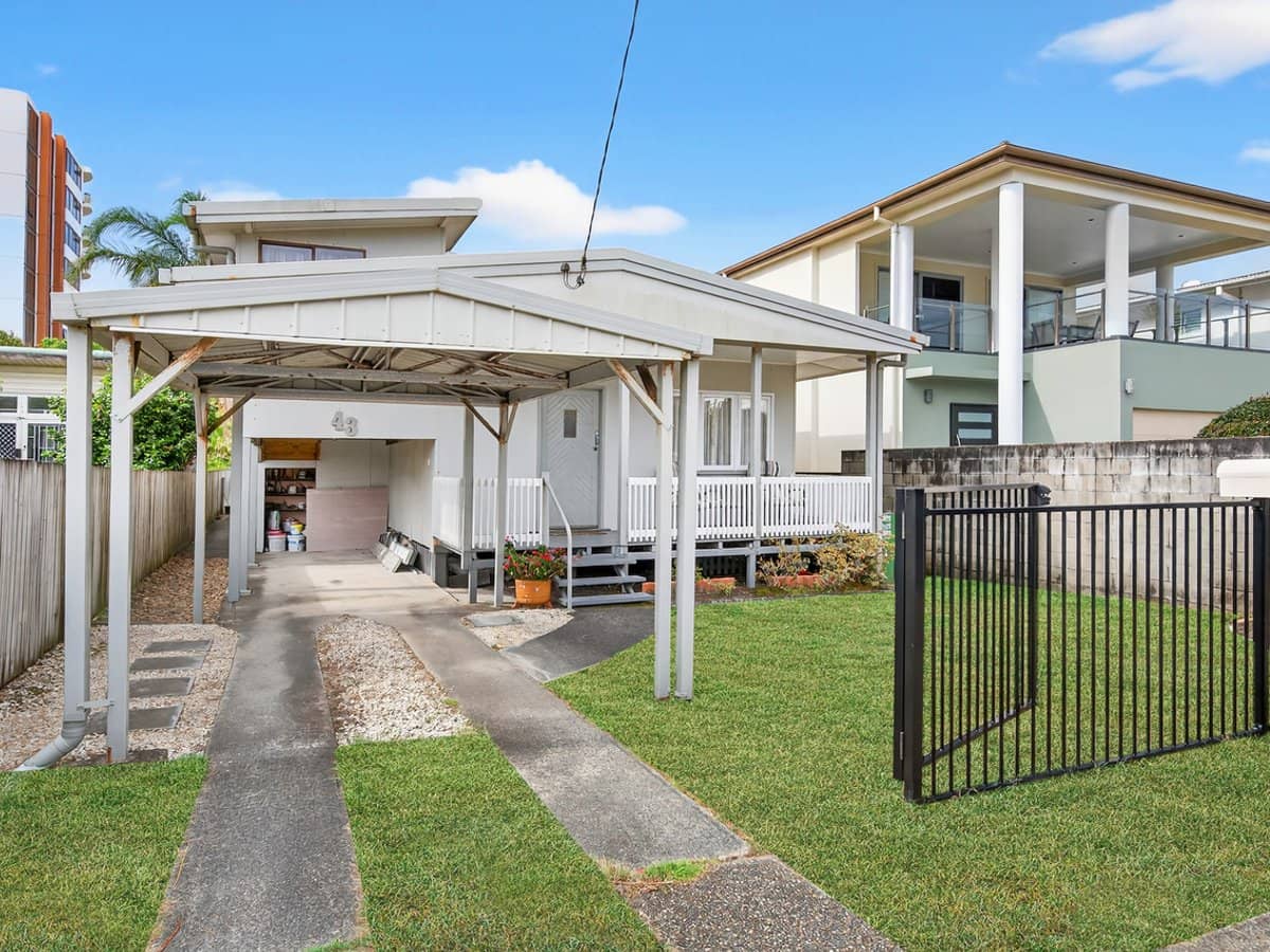 43 Venice Street, MERMAID BEACH - Thumbnail 28