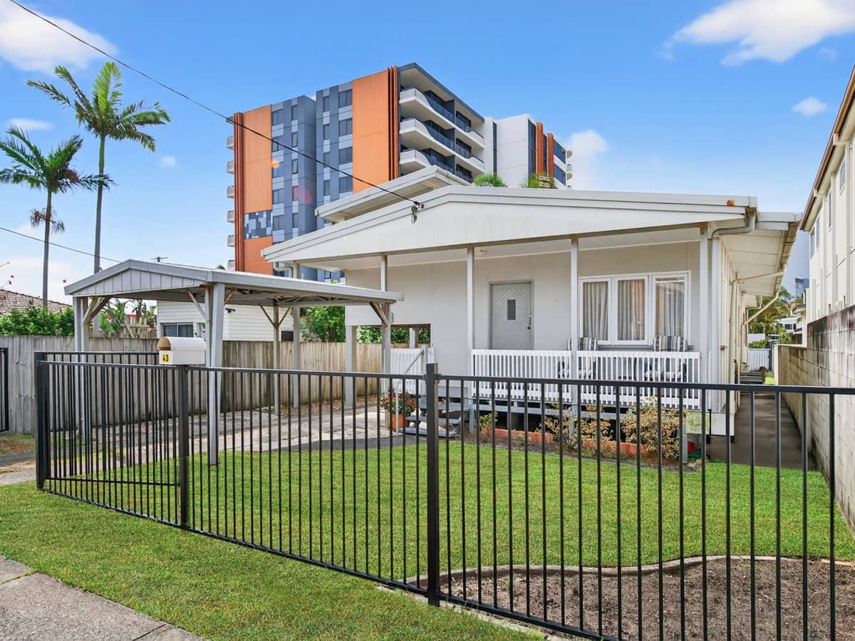 43 Venice Street, MERMAID BEACH - Thumbnail 29