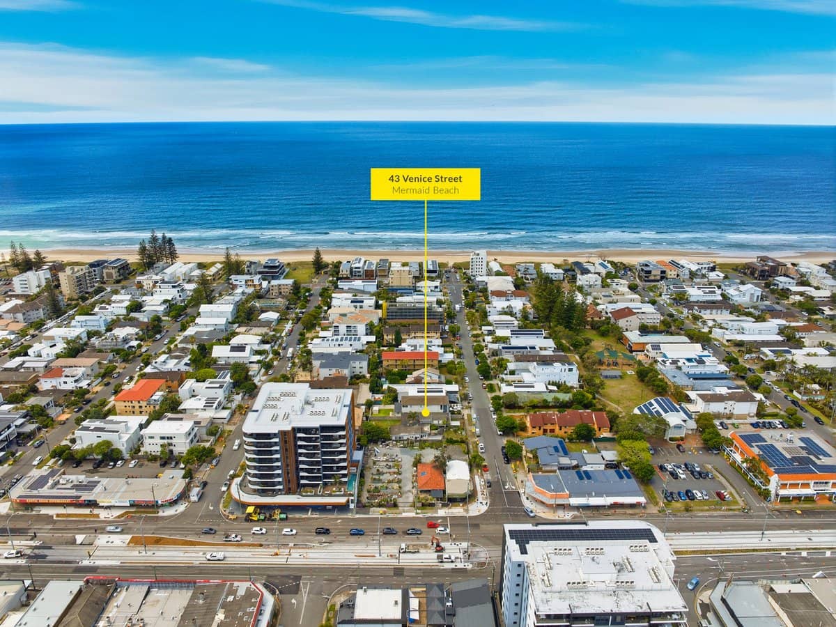 43 Venice Street, MERMAID BEACH - Thumbnail 31