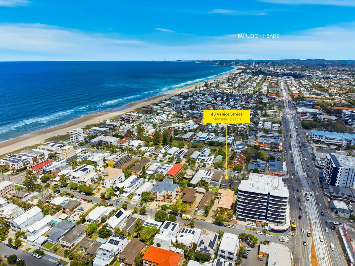 43 Venice Street, MERMAID BEACH - Thumbnail 32