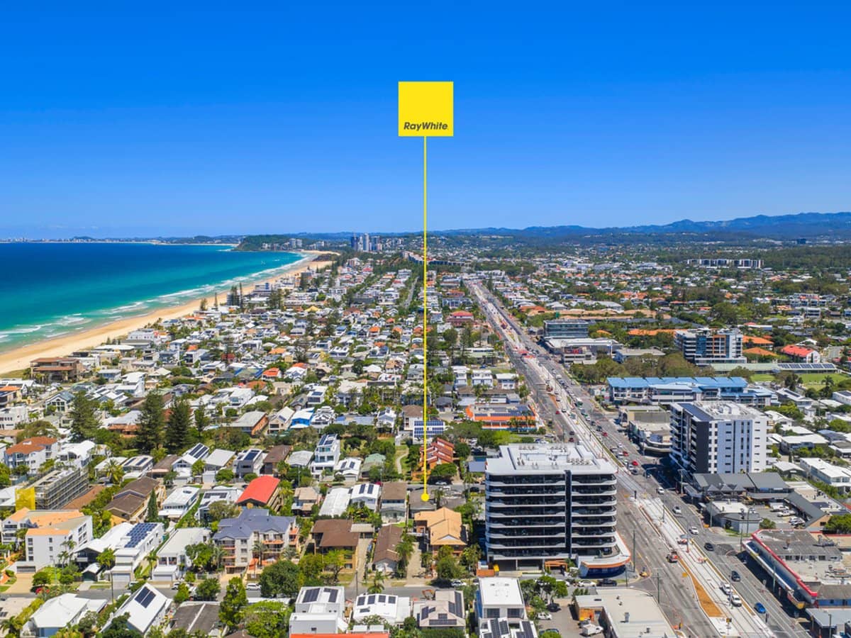 43 Venice Street, MERMAID BEACH - Thumbnail 35