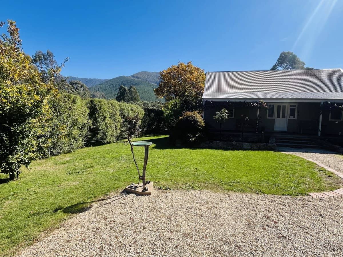 586 Morses Creek Road, Wandiligong - Thumbnail 2