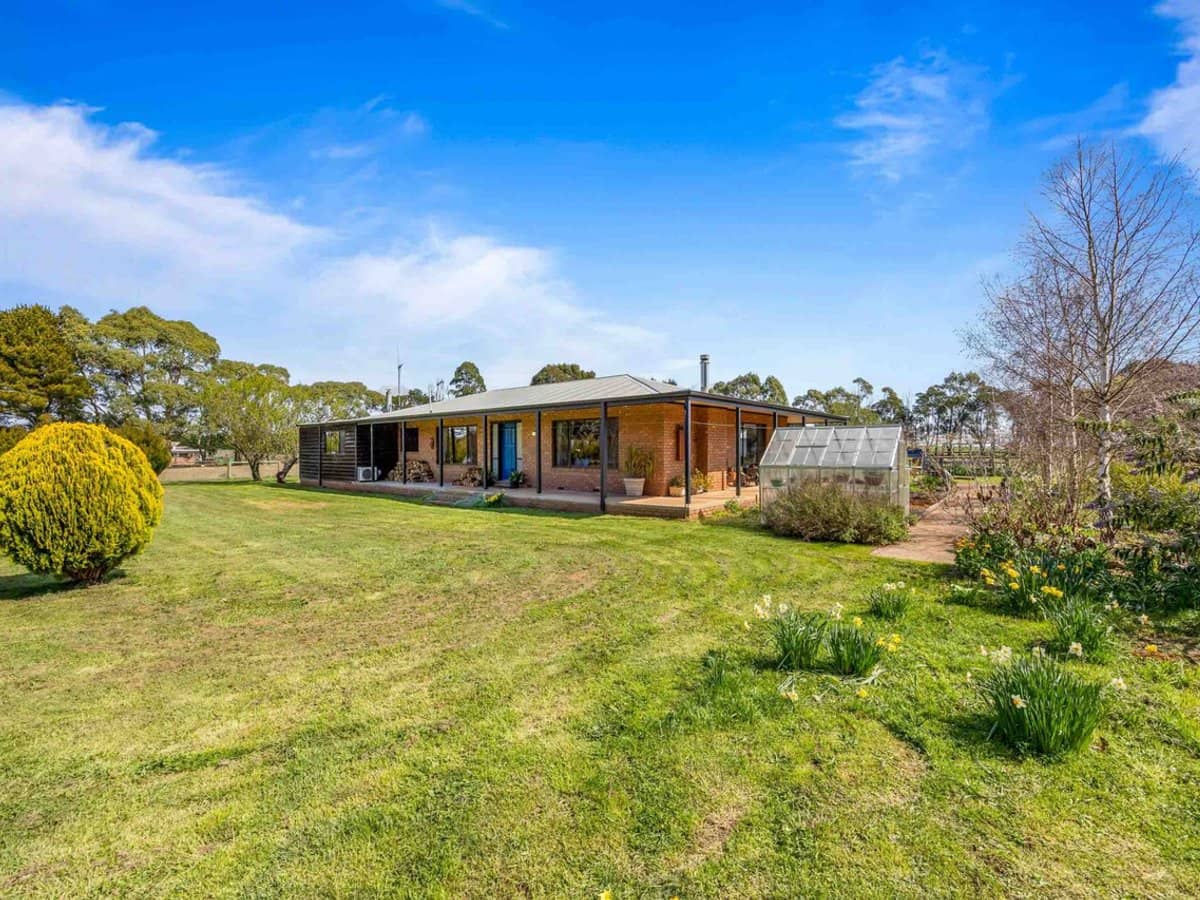 25 McMahons Road, Glenlyon - Thumbnail 2