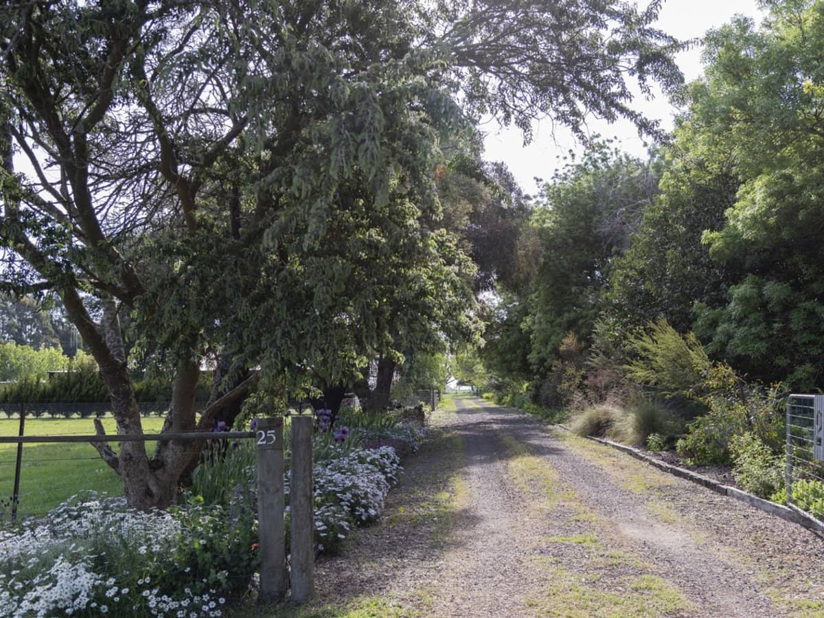 25 McMahons Road, Glenlyon - Thumbnail 20