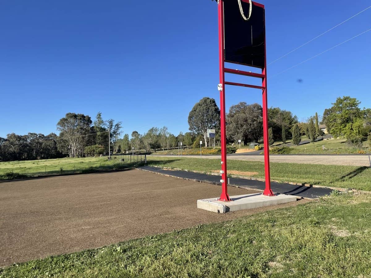 4657 Olympic Highway, Young - Thumbnail 1