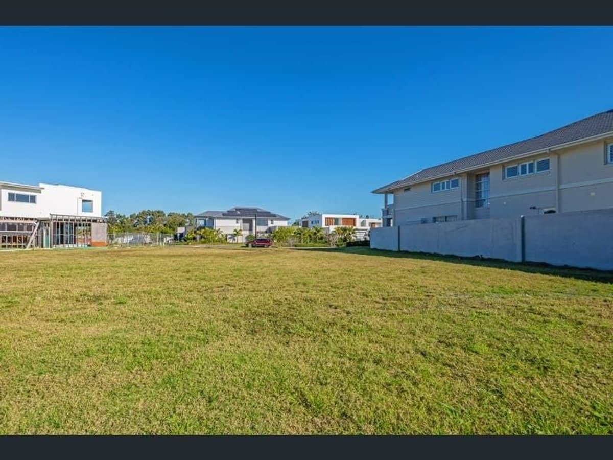 9207 Peter Senior Drive, Hope Island - Thumbnail 6