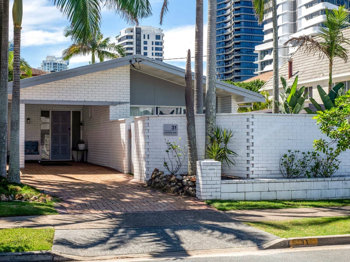 31 Sunbrite Avenue, Mermaid Beach - Thumbnail 1