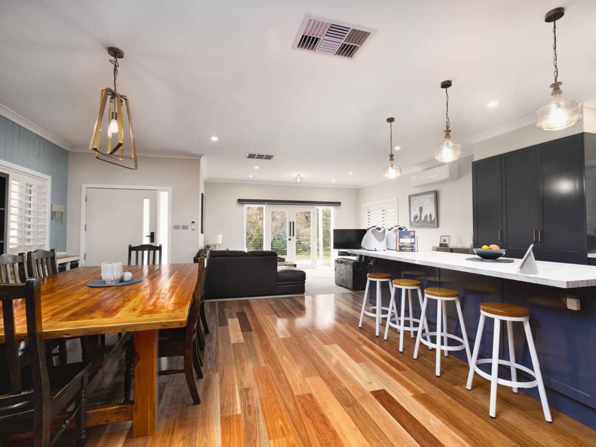 163 Larmer Street, Narrandera - Thumbnail 2