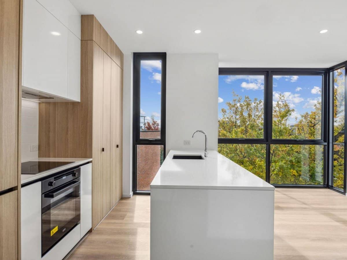 48/17 Captain Cook Cresent, Griffith - Thumbnail 1