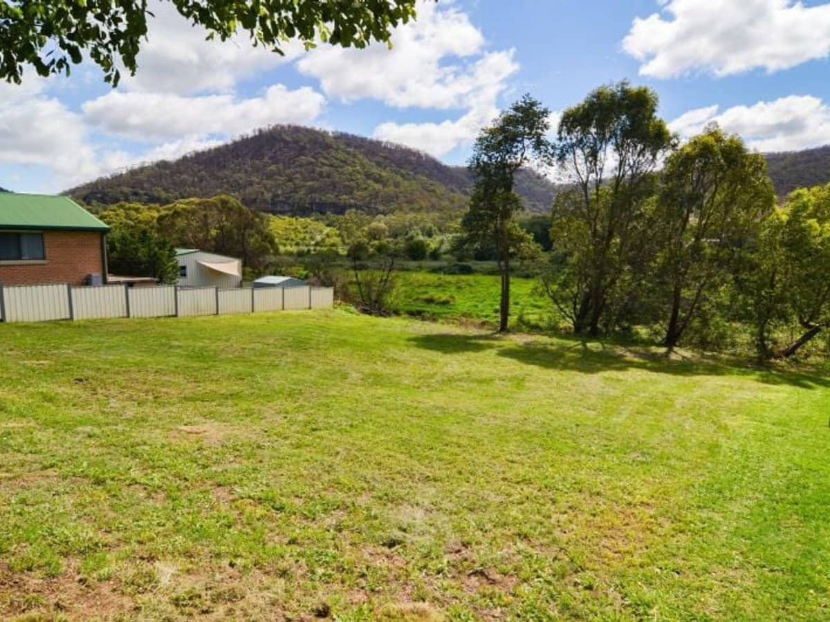 16 Chivers Close, Lithgow - Thumbnail 1