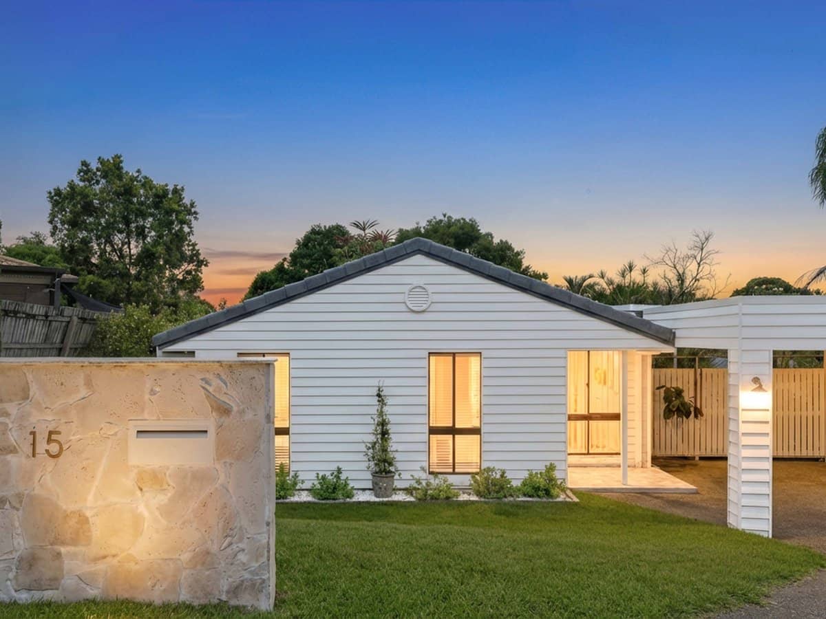 15 Muston Court, CARRARA - Thumbnail 1