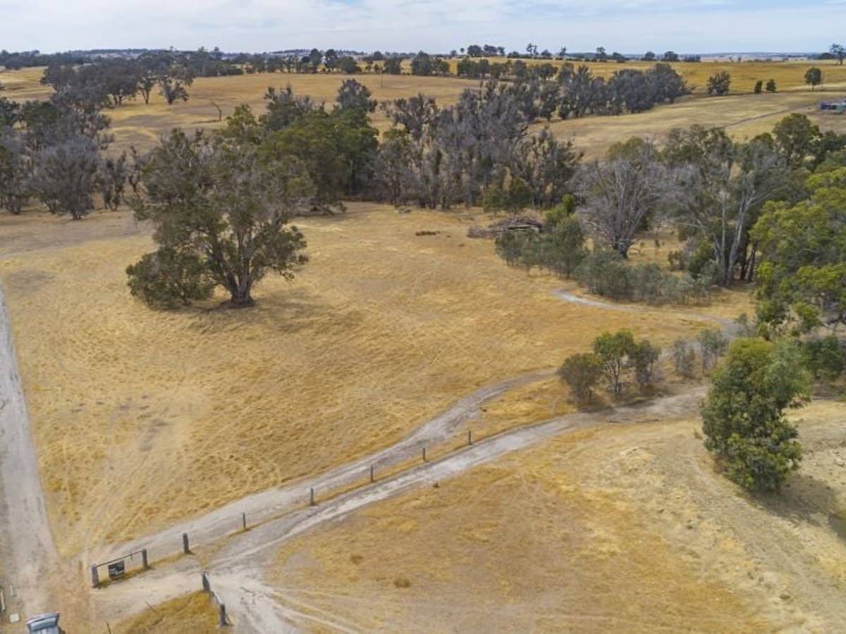 78 Ridge View Avenue, Boyup Brook - Thumbnail 2