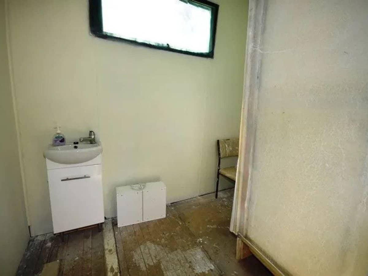 30-32 Flinders Street, Ilfracombe - Thumbnail 11