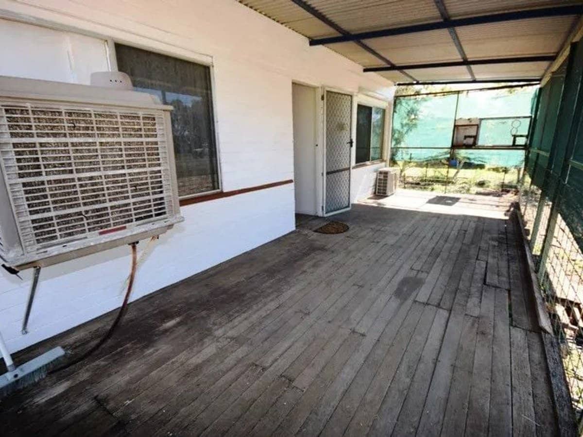 30-32 Flinders Street, Ilfracombe - Thumbnail 12