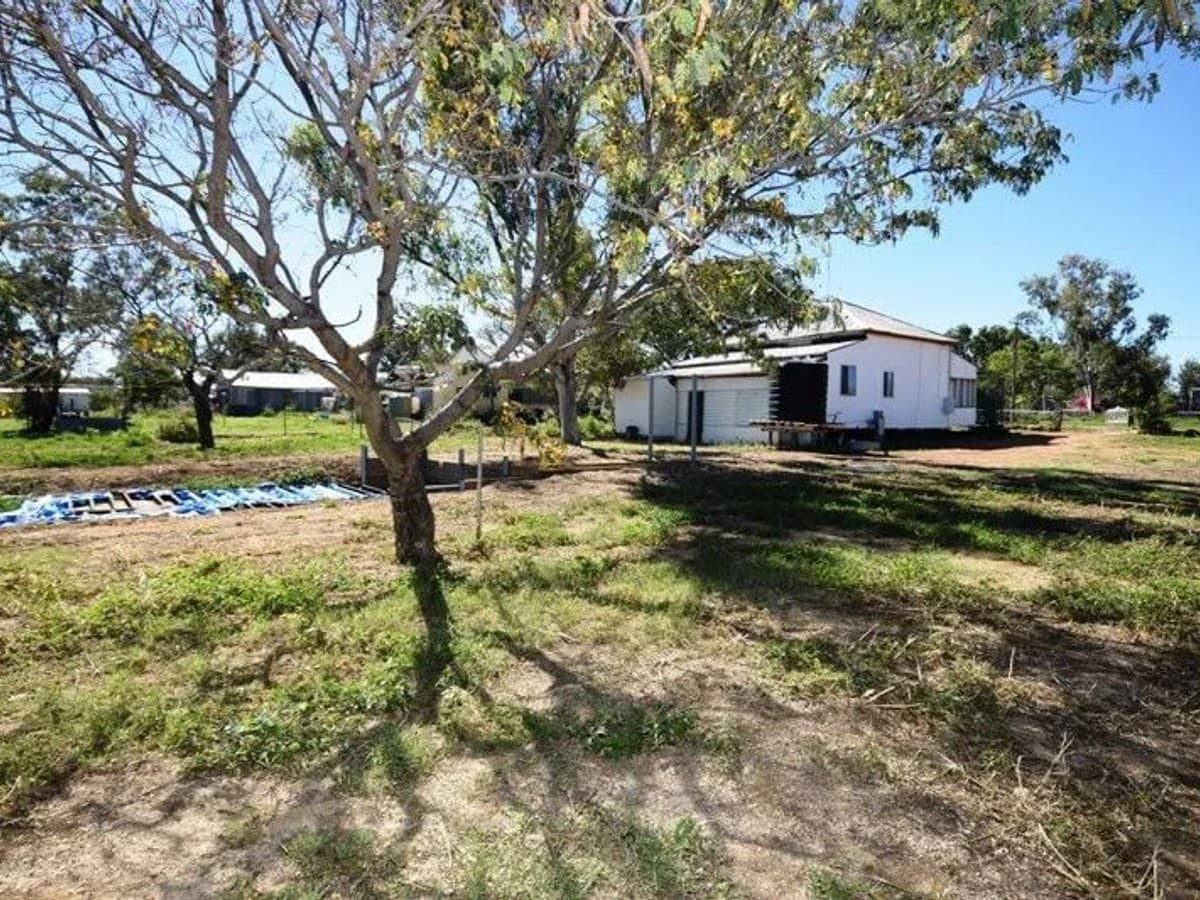 30-32 Flinders Street, Ilfracombe - Thumbnail 15