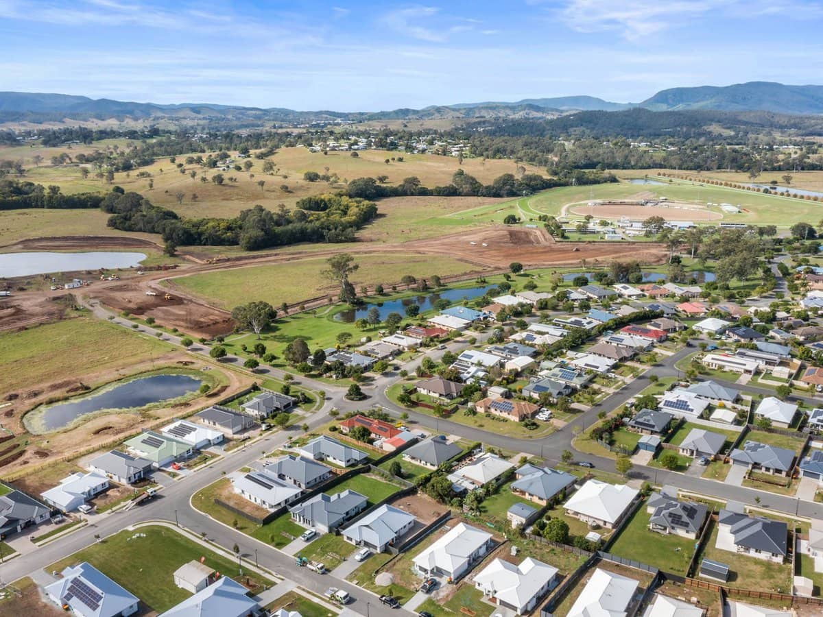 27 Overlander Avenue, Woolmar - Thumbnail 22