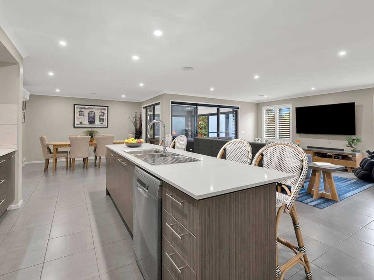 27 Gordon Boulevard, Gisborne - Thumbnail 3