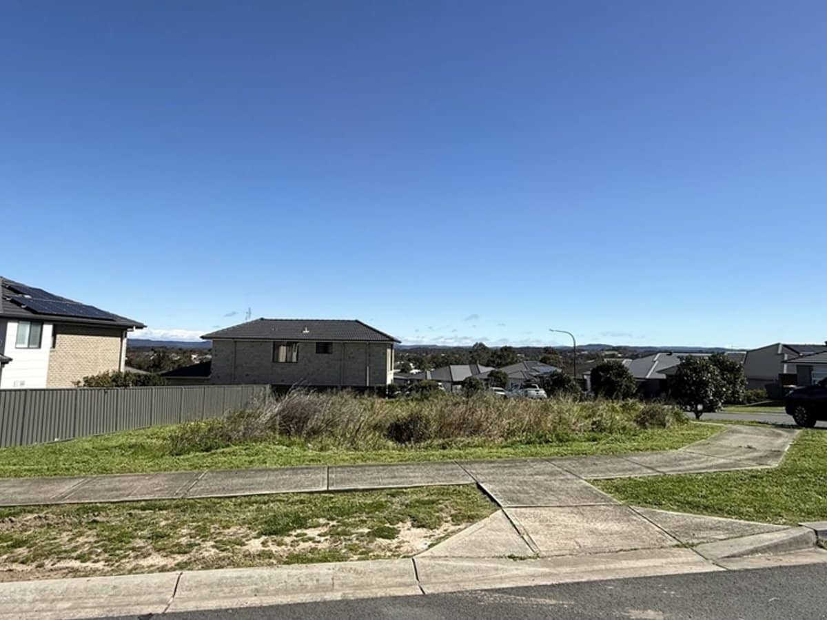 8 Freesia Way, Hamlyn Terrace - Thumbnail 1