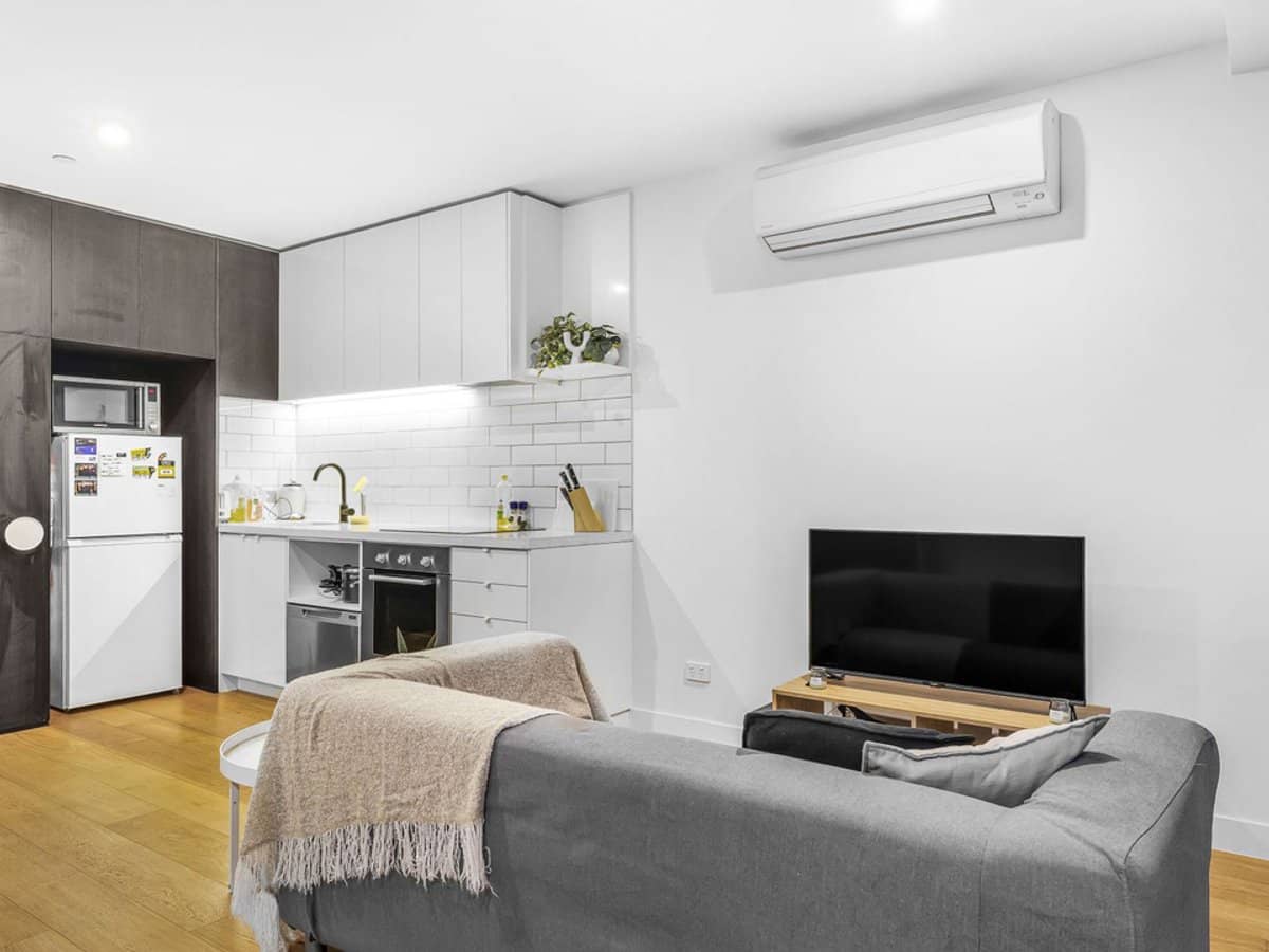 303/83 Flemington Road, North Melbourne - Thumbnail 2