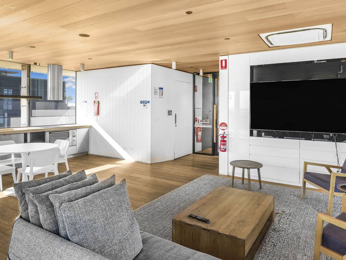 303/83 Flemington Road, North Melbourne - Thumbnail 10