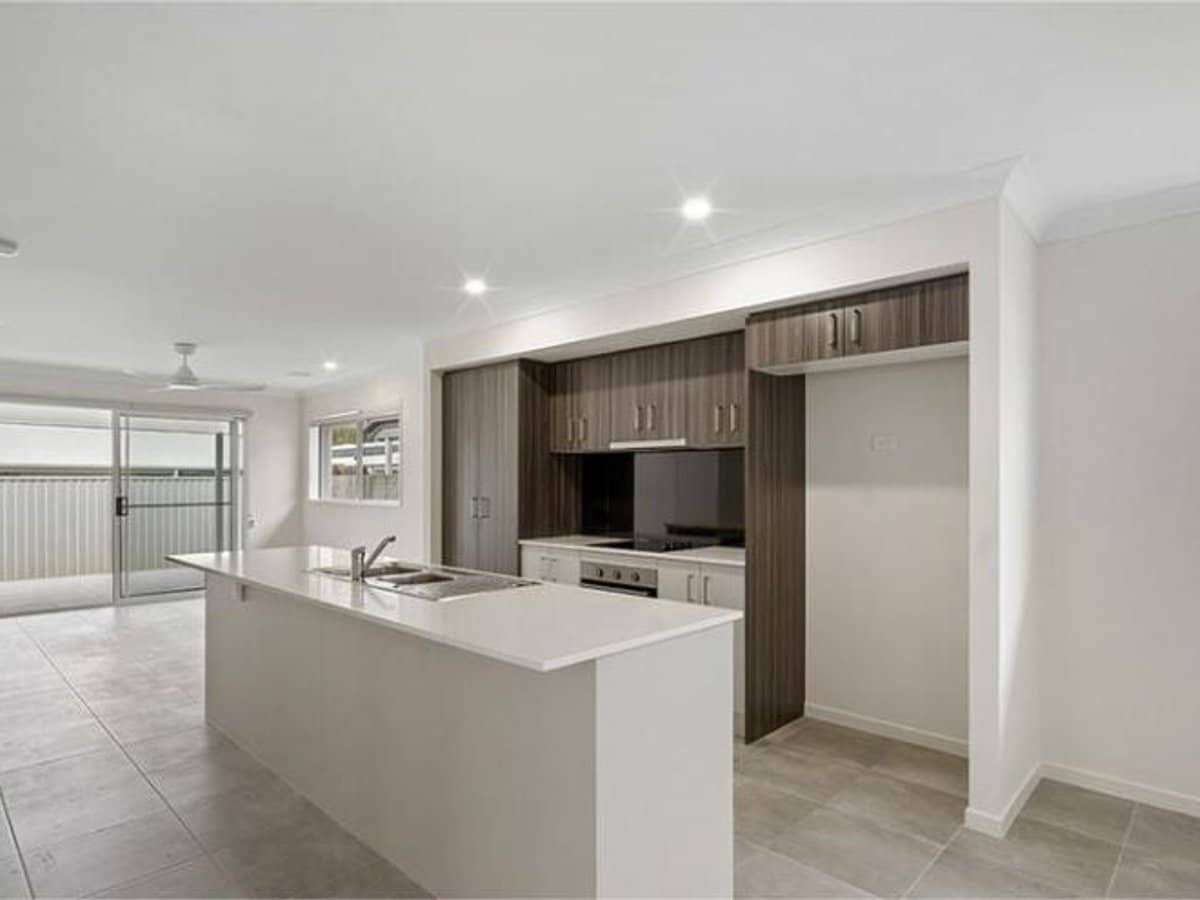 9 Mirapool Street, Rothwell - Thumbnail 4
