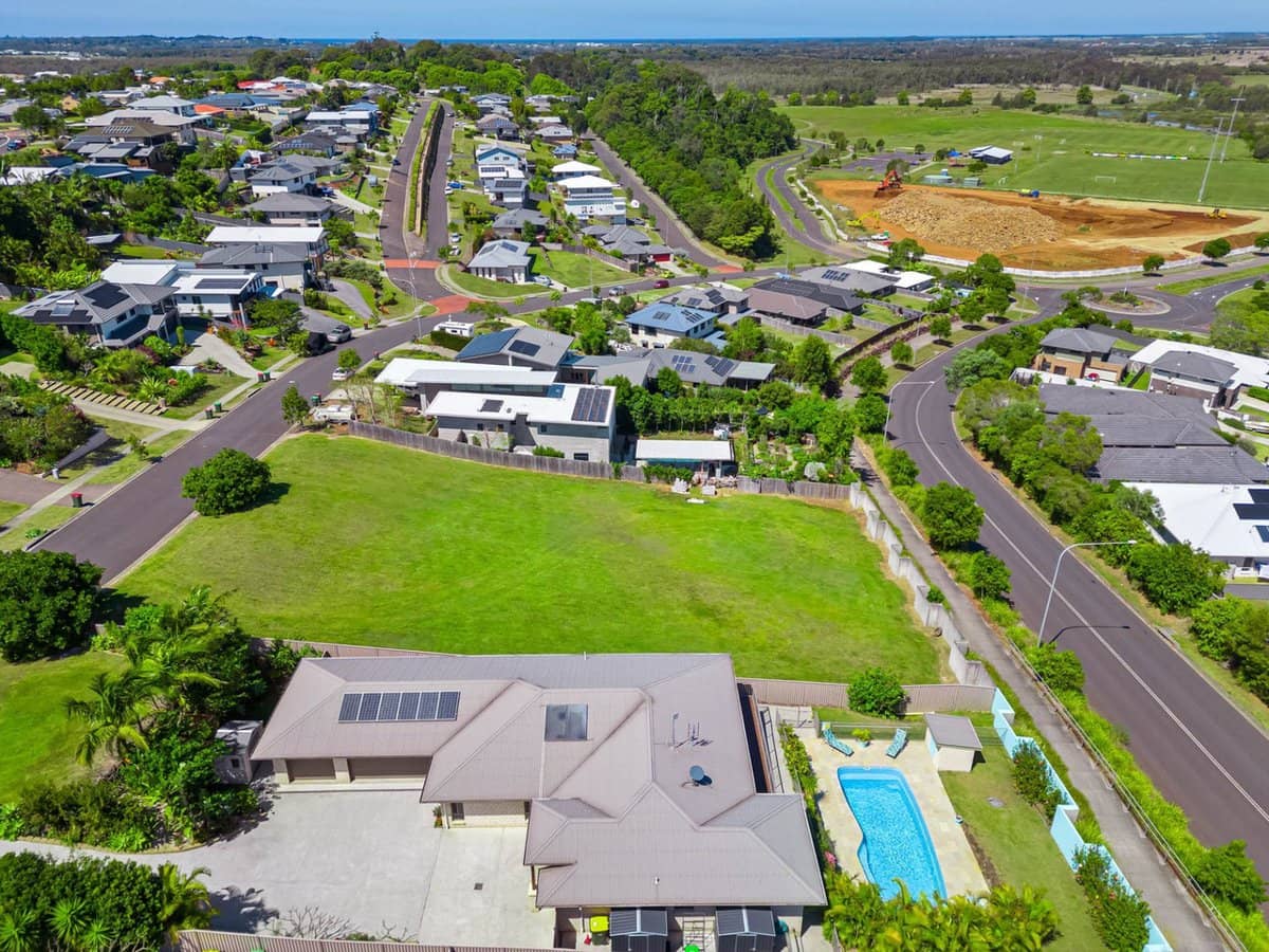 1 Cullen Court, Cumbalum - Thumbnail 2