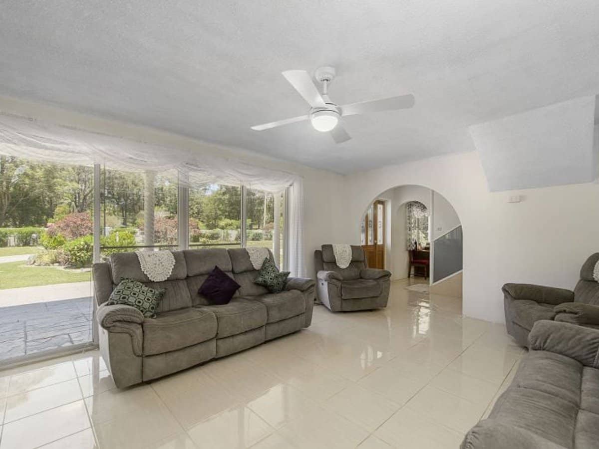 11 Woodland Grove, Yippin Creek - Thumbnail 4