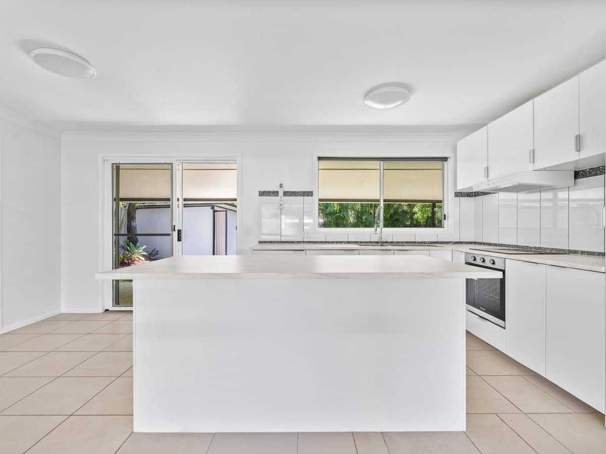 21 Dawnann Court, CARRARA - Thumbnail 7