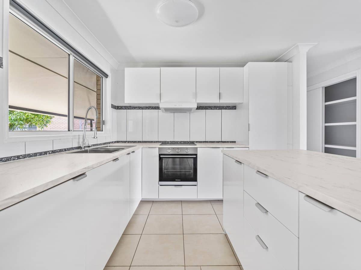 21 Dawnann Court, CARRARA - Thumbnail 8