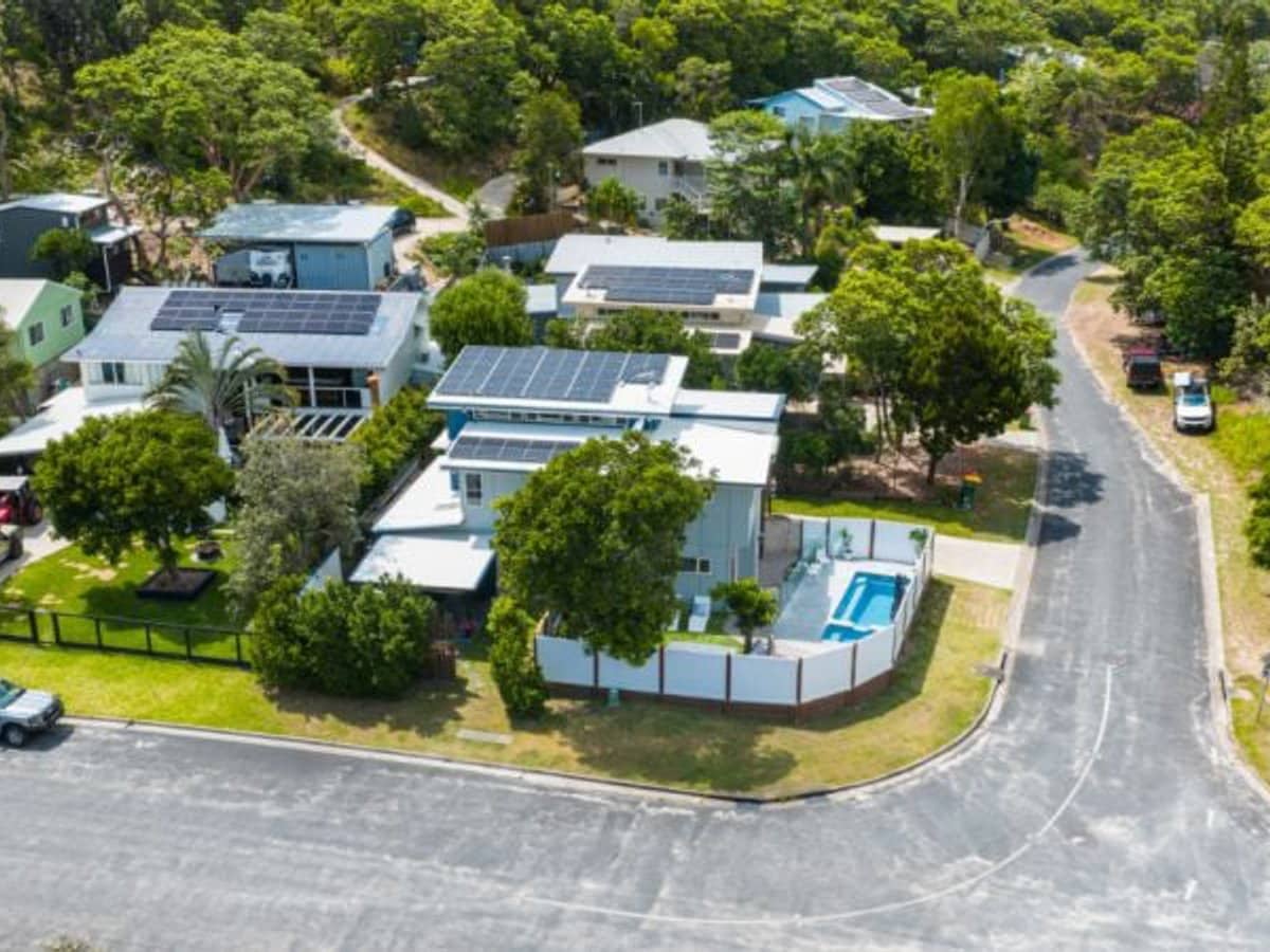 52 Samarinda Way, Point Lookout - Thumbnail 2