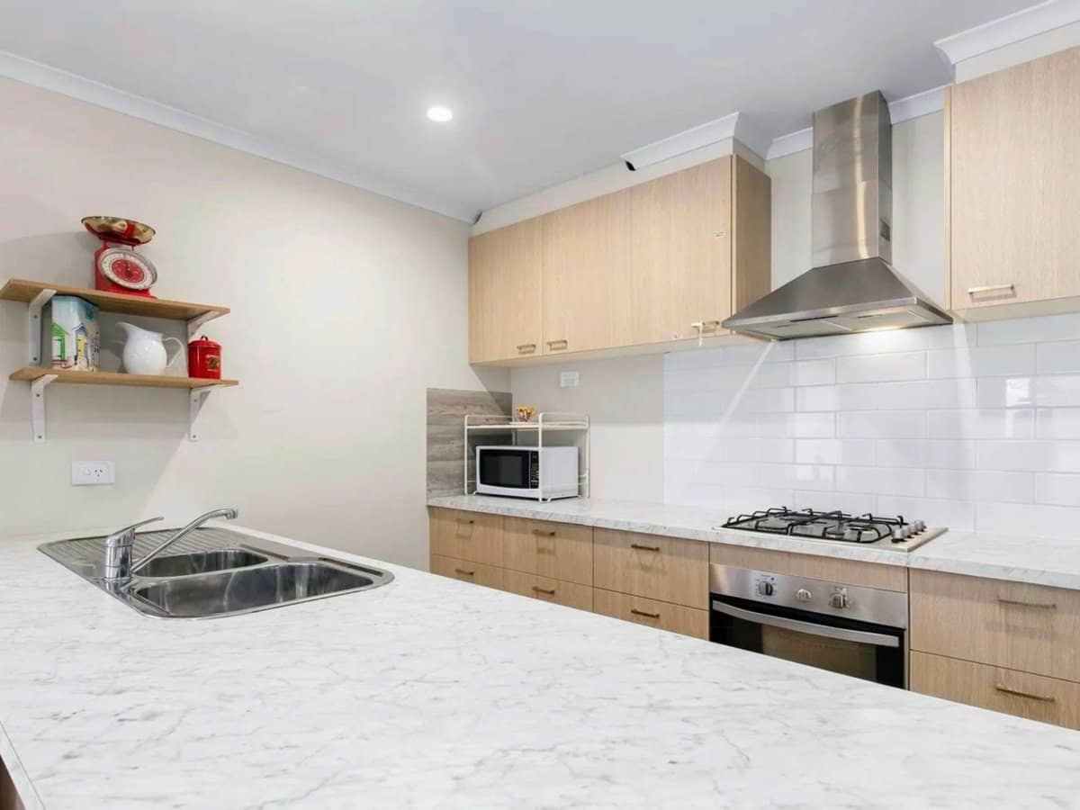 14 Albany Way, Charlemont - Thumbnail 2