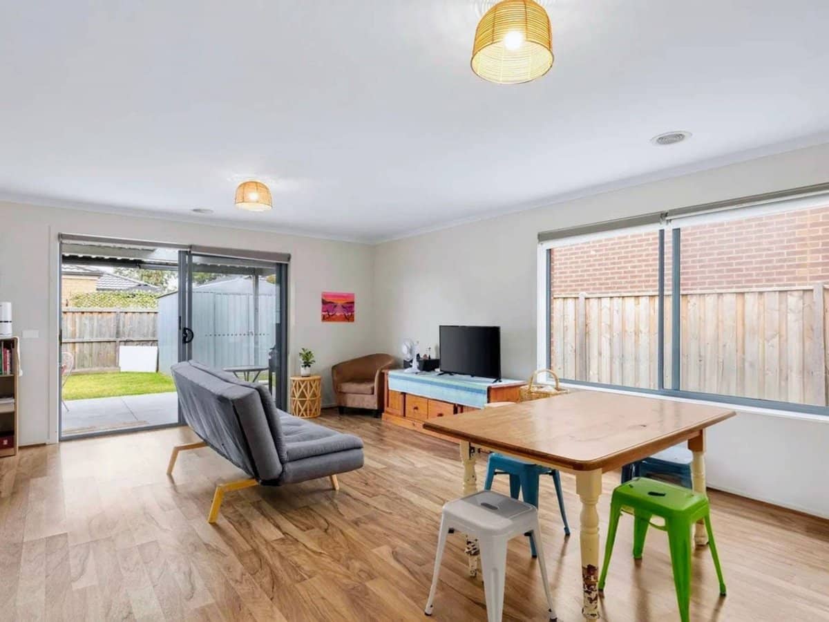 14 Albany Way, Charlemont - Thumbnail 3