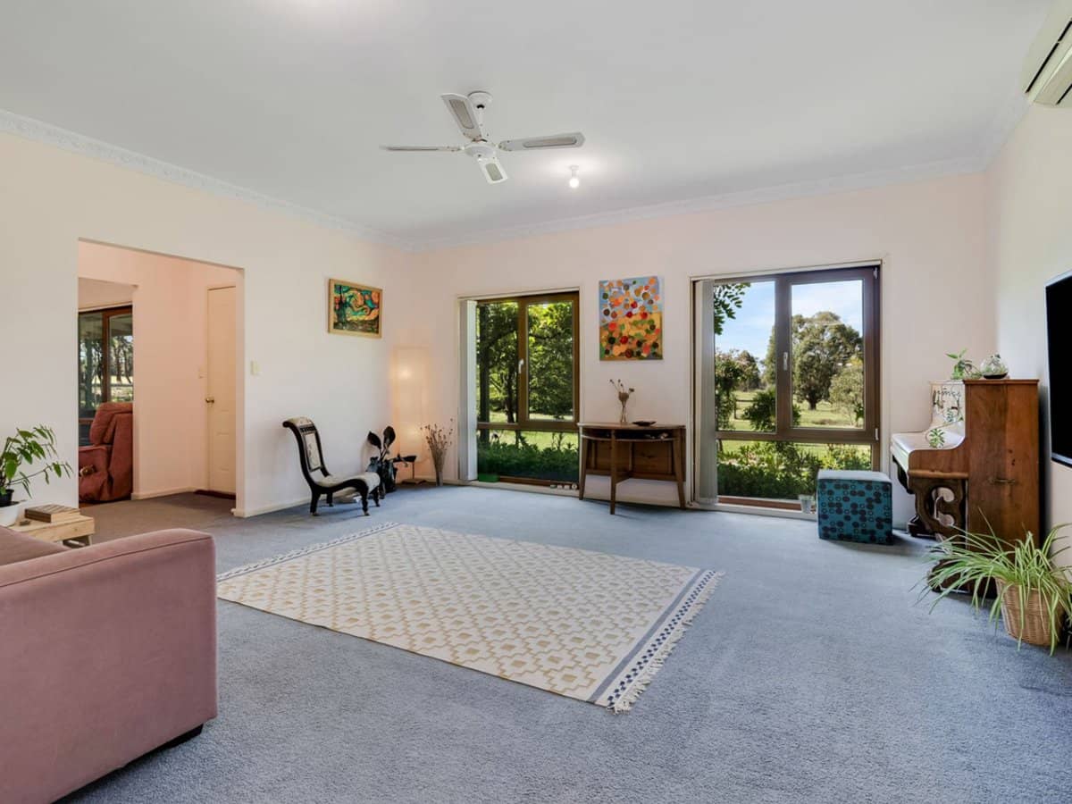 71 Thornhill Lane, Elphinstone - Thumbnail 4