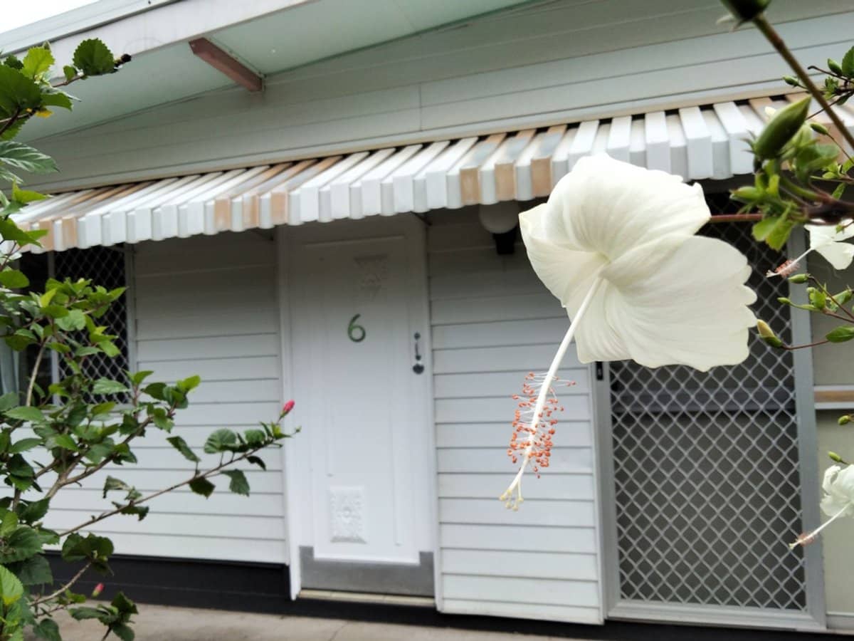 6 Mosch Place, Mooroobool - Thumbnail 2