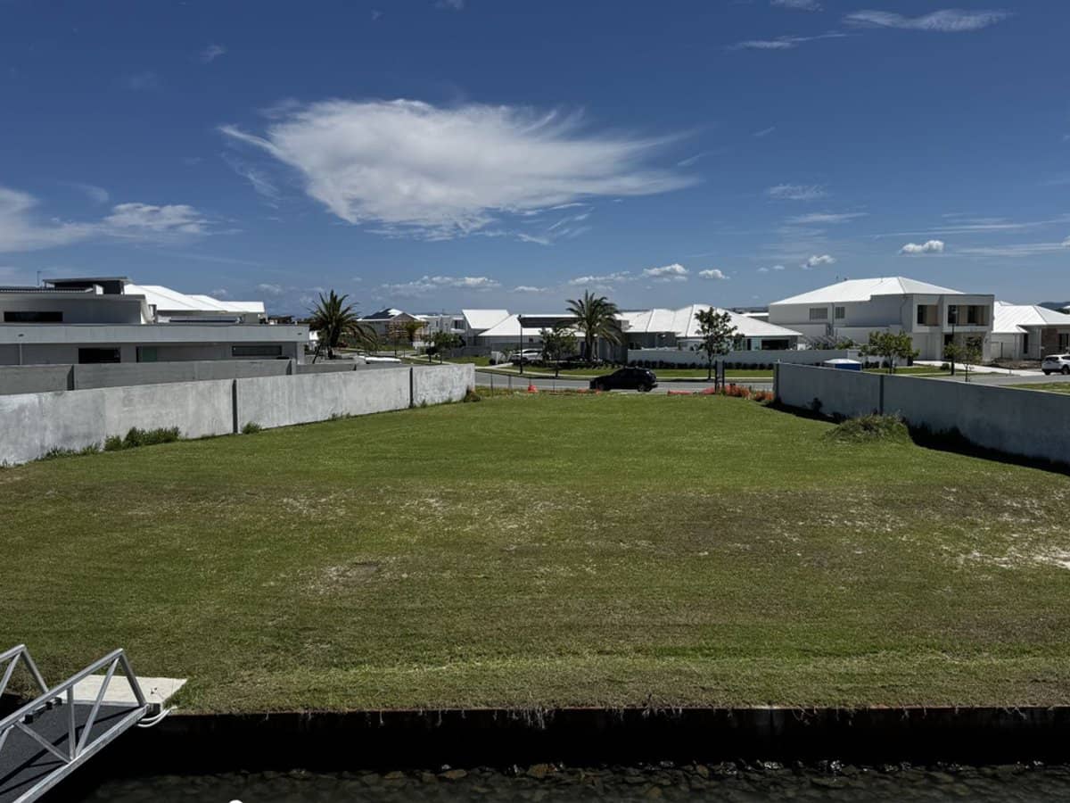 289/96 Paradise Parade, Jacobs Well - Thumbnail 2