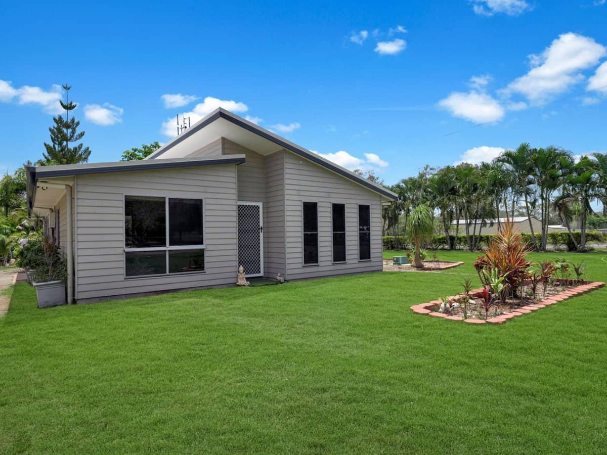 102 Miran Khan Drive, Armstrong Beach - Thumbnail 2