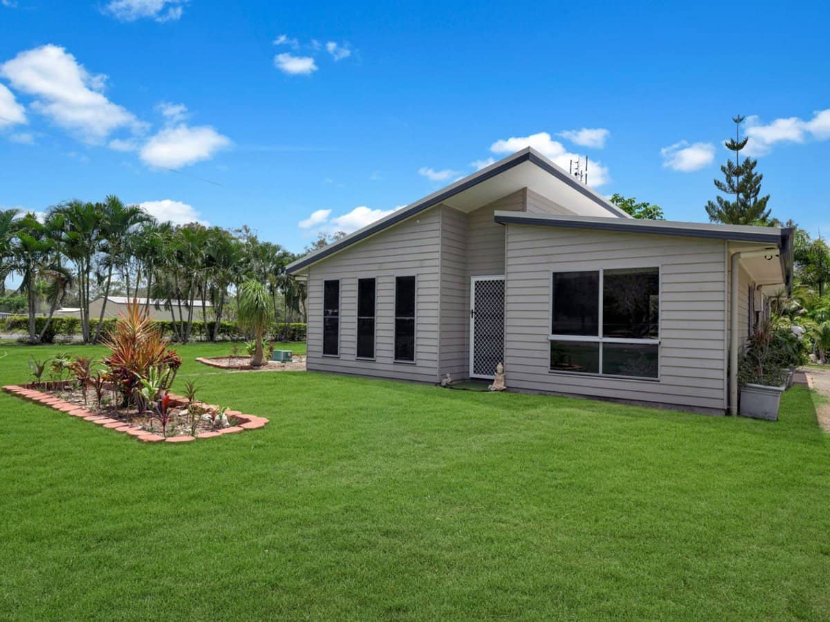 102 Miran Khan Drive, Armstrong Beach - Thumbnail 3