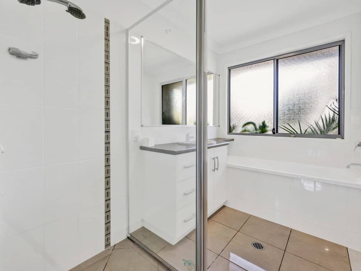 102 Miran Khan Drive, Armstrong Beach - Thumbnail 15