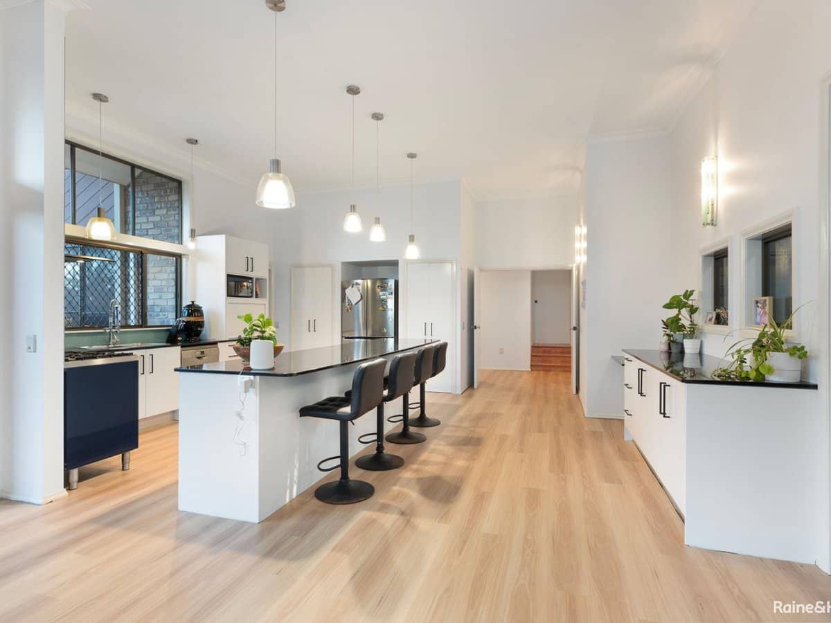 8 Pipers Point, ROBINA - Thumbnail 10