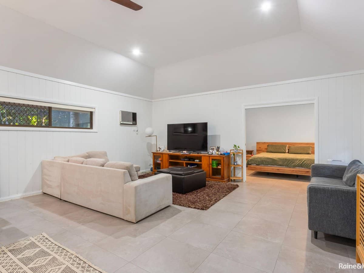 8 Pipers Point, ROBINA - Thumbnail 16