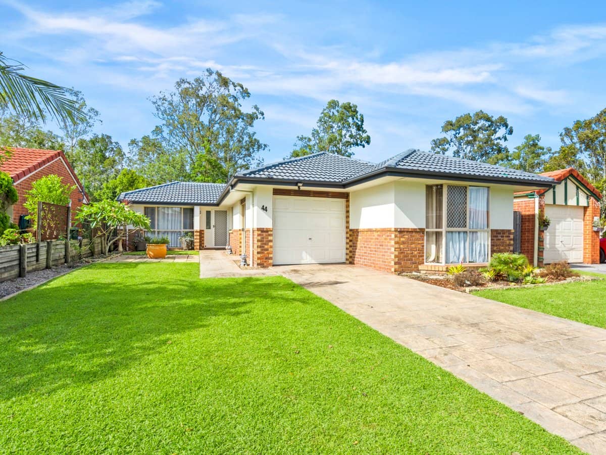44 Kawana Crescent, CORNUBIA - Thumbnail 1