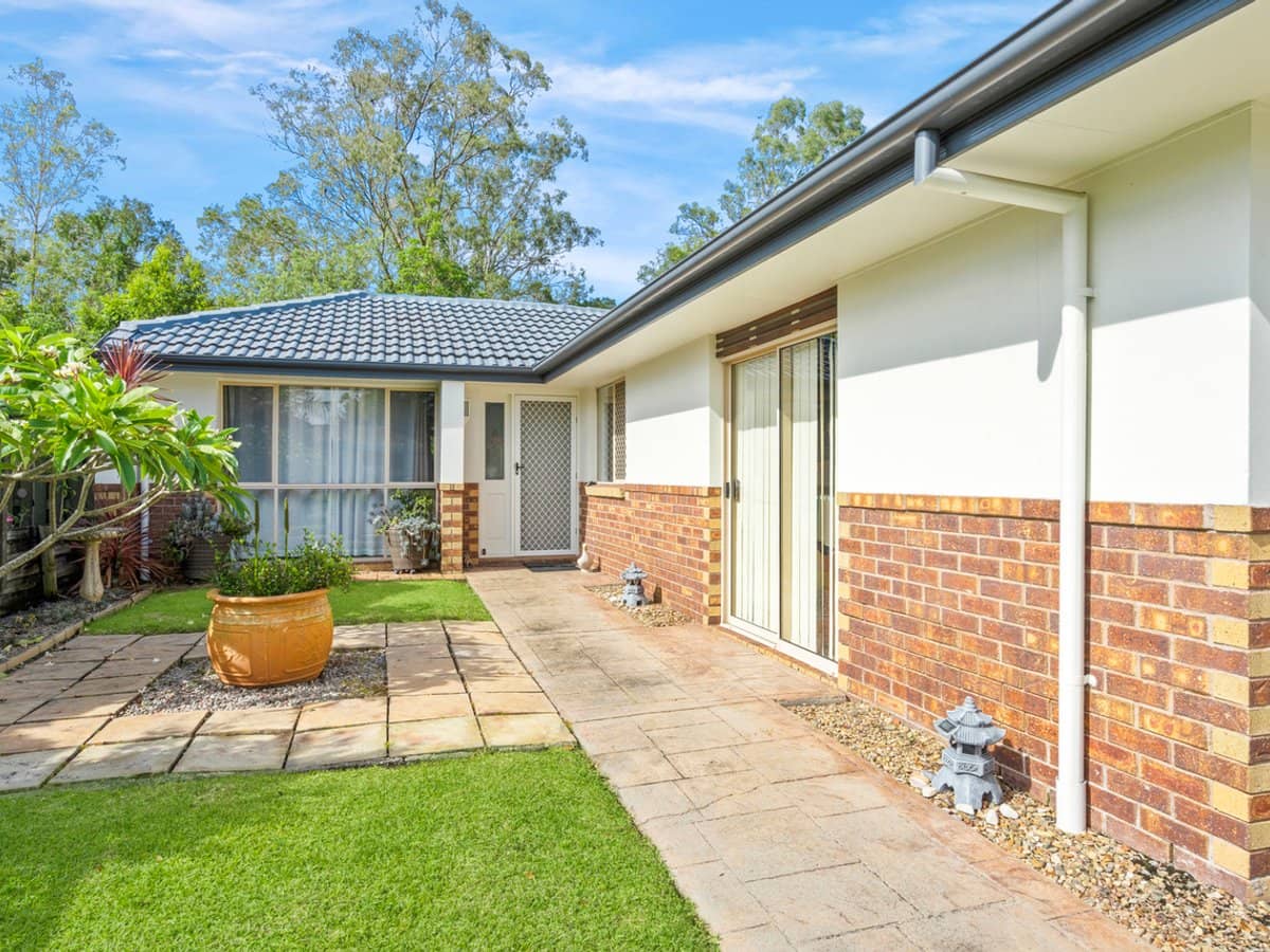 44 Kawana Crescent, CORNUBIA - Thumbnail 2