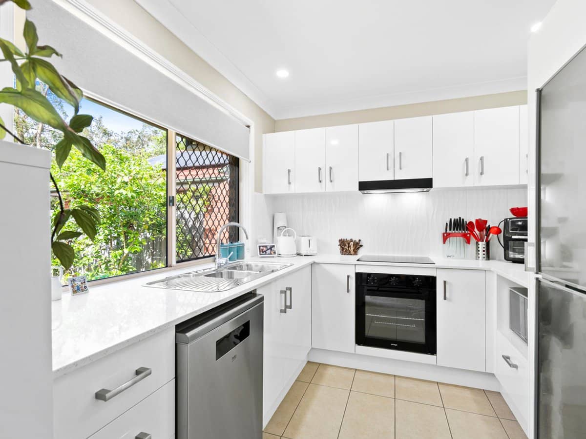 44 Kawana Crescent, CORNUBIA - Thumbnail 3