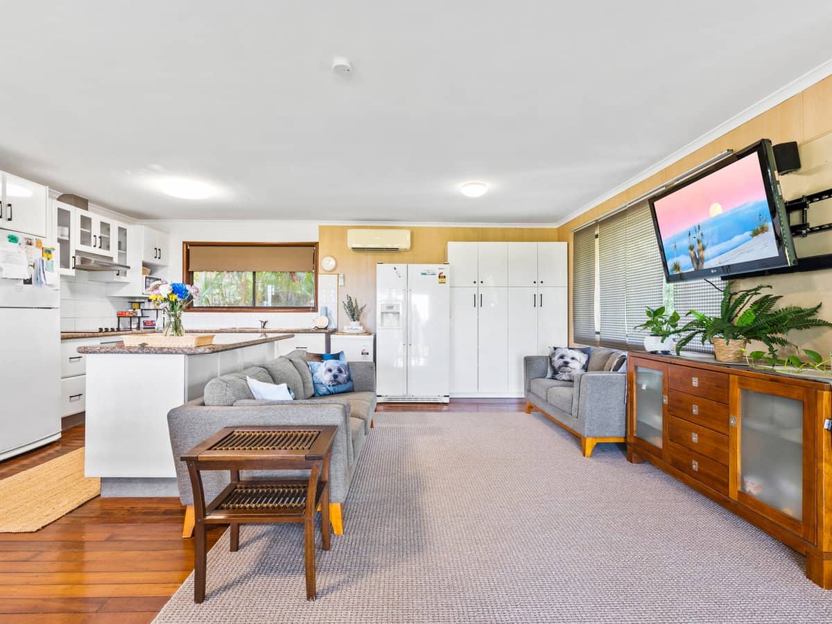 2 Erasmus Street, CORNUBIA - Thumbnail 2