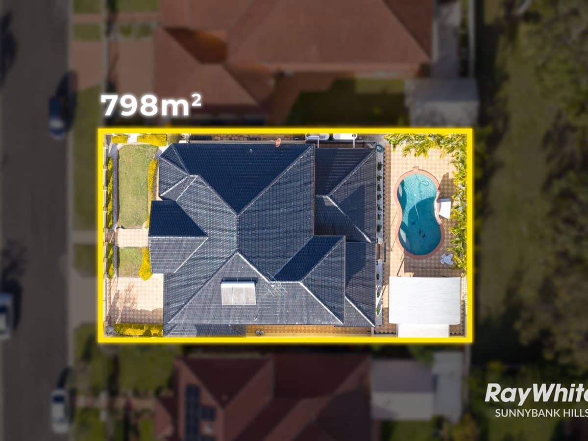 56 Poinciana Crescent, Stretton - Thumbnail 2