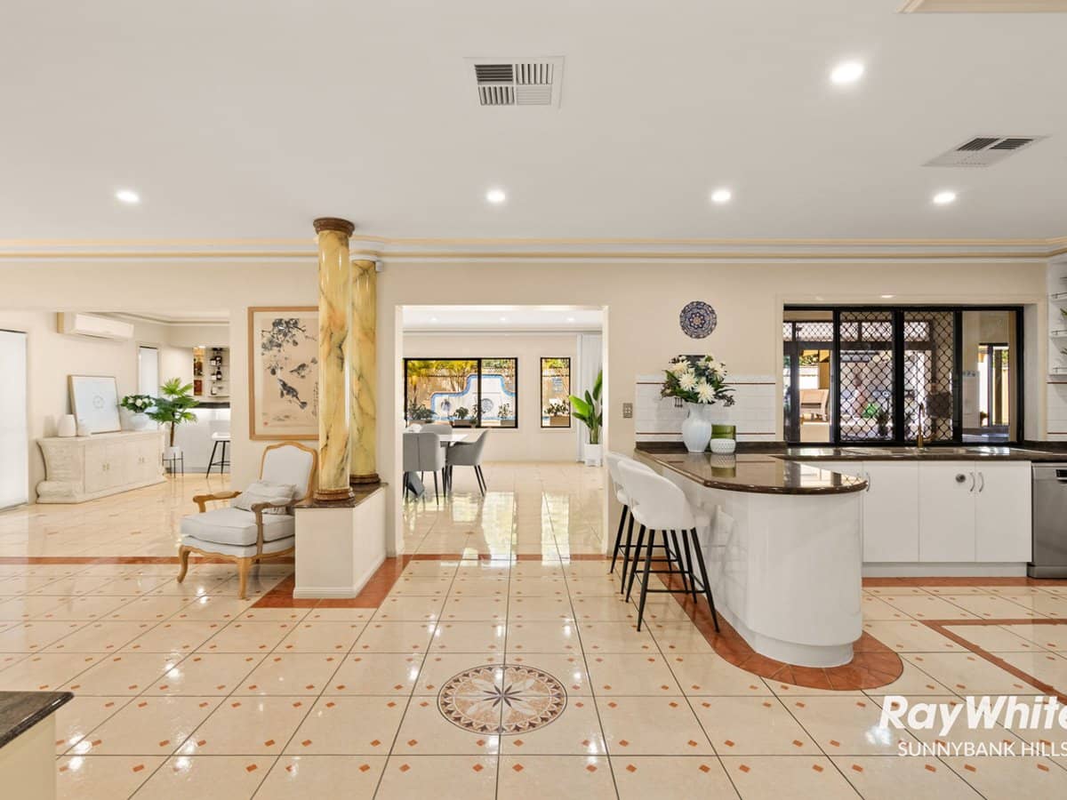 56 Poinciana Crescent, Stretton - Thumbnail 7